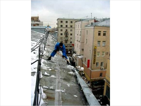Уборка снега с крыш Киев